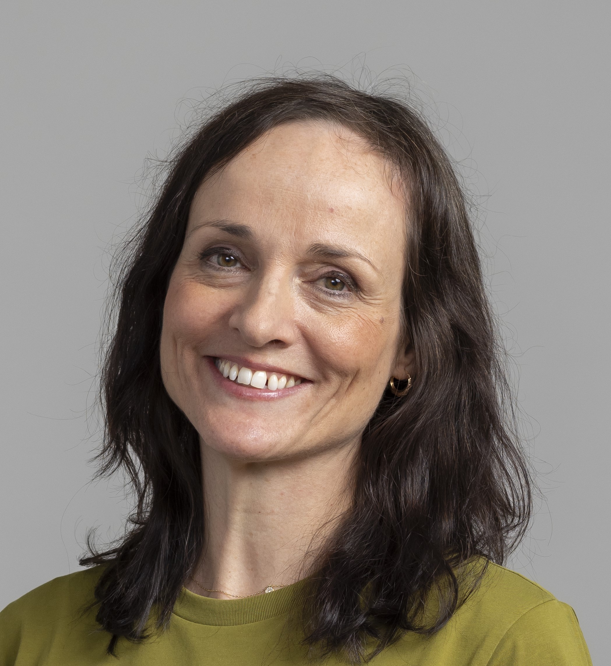 photo of Rebecca Holmes